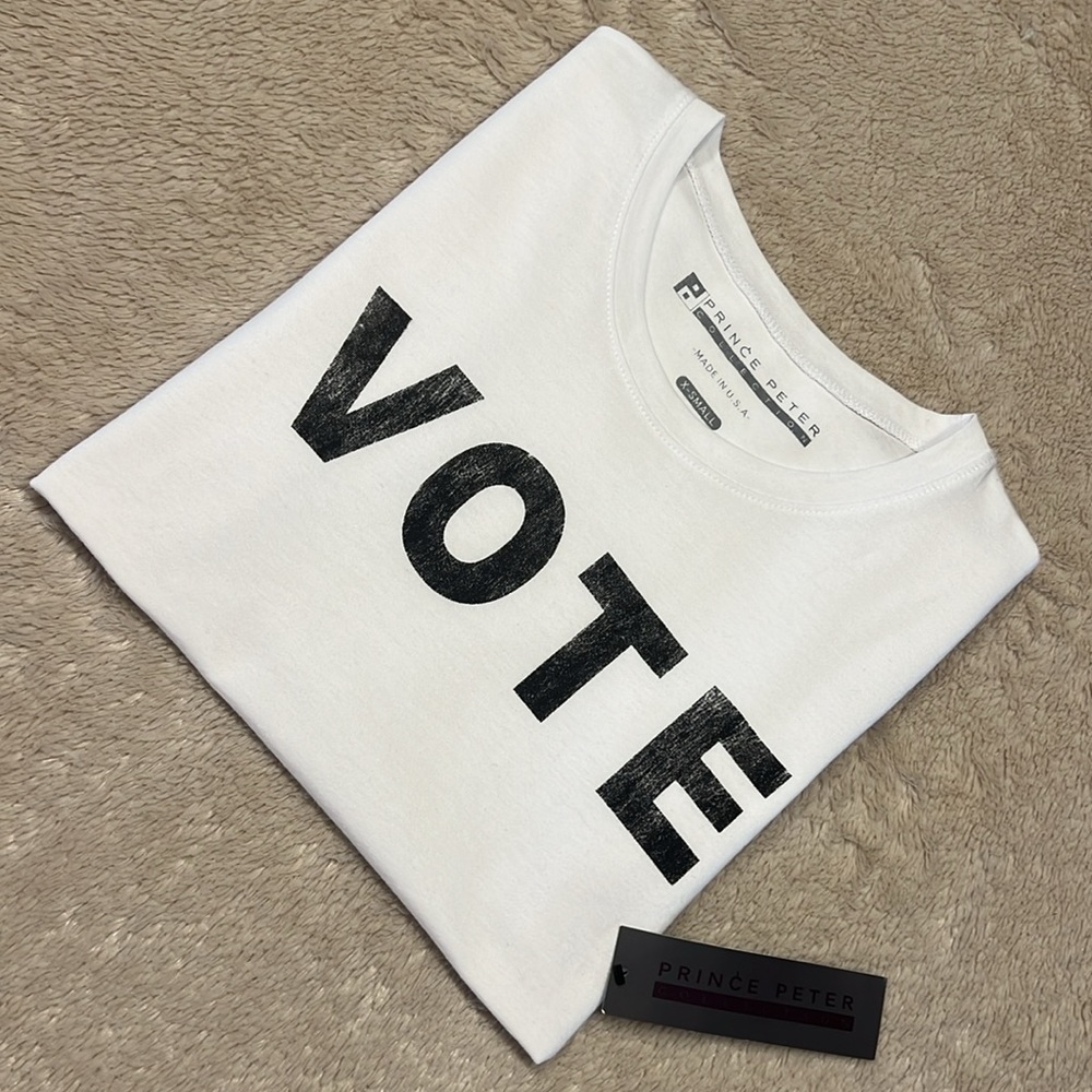PRINCE PETER COLLECTION VOTE Short T-Shirt - Picture 11 of 12